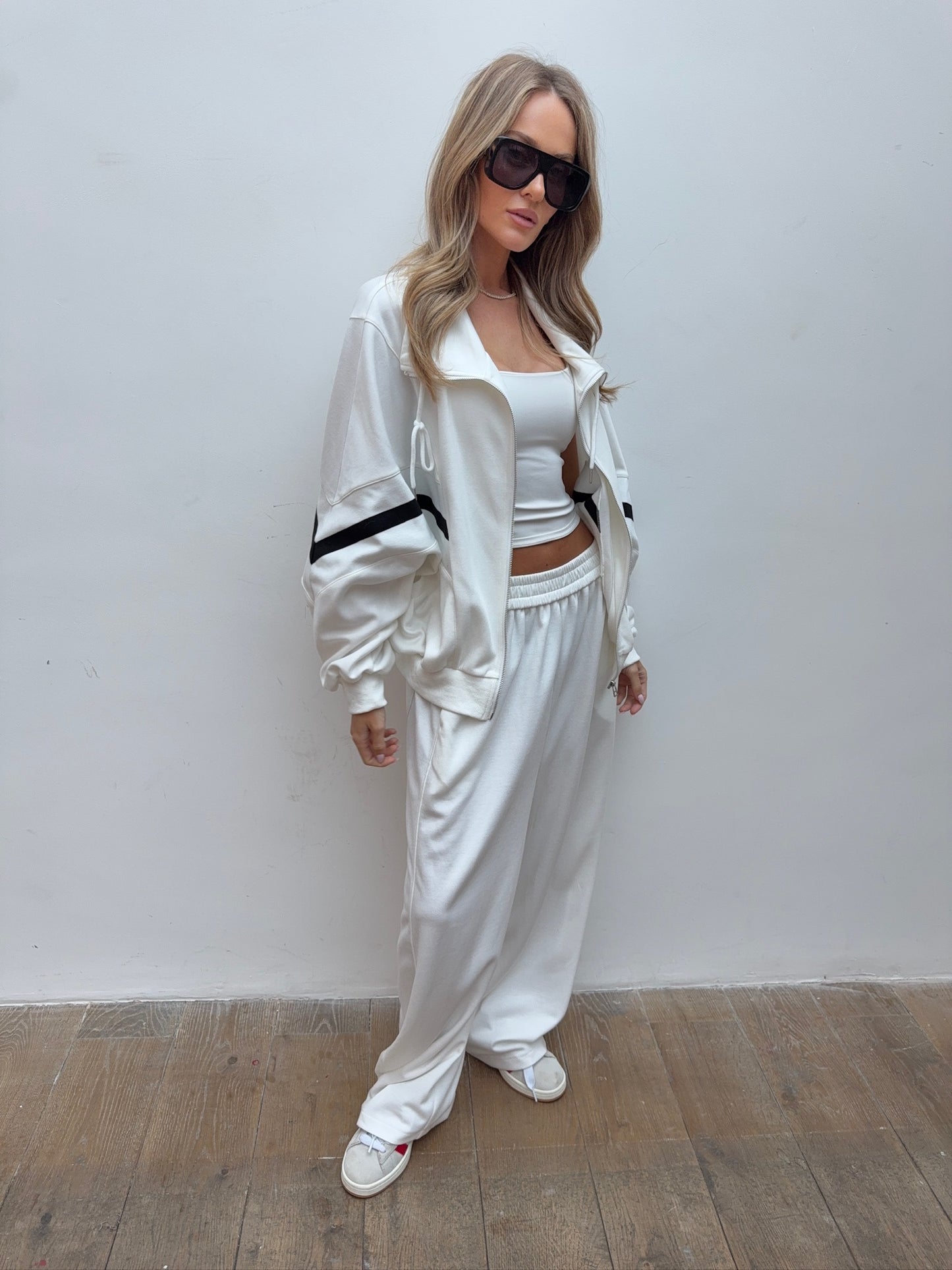 Barrel Leg Relaxed Joggers - White